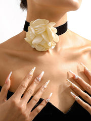 Serving Chic Style Rosette Flower Choker Necklace