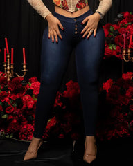 4-Row Button Hip-Lifting Skinny Jeans