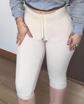 Lace-Trimmed Hip-Lifting Mid-Length Shaping Pants