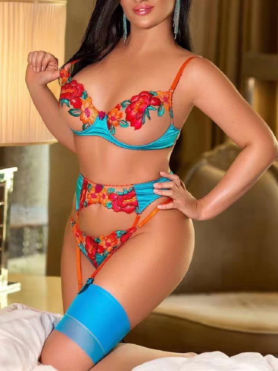 Satin Applique Underwire Lingerie 3 Piece Set