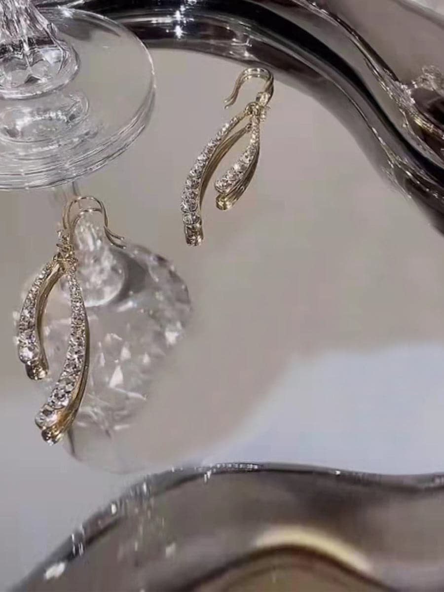Inlay Stone Fishtail Earrings