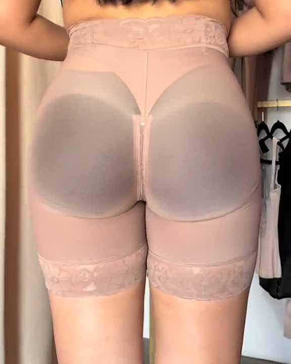 Invisible Hourglass Shaping Shorts