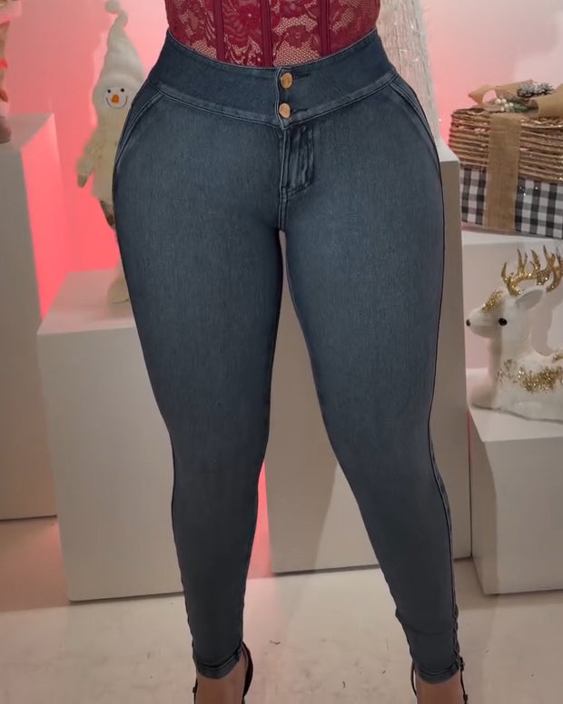 Butt Lifting Double-Breasted Skinny Jeans