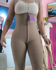Mid-Length Wide Strap Hip-Lifting Body Shaper