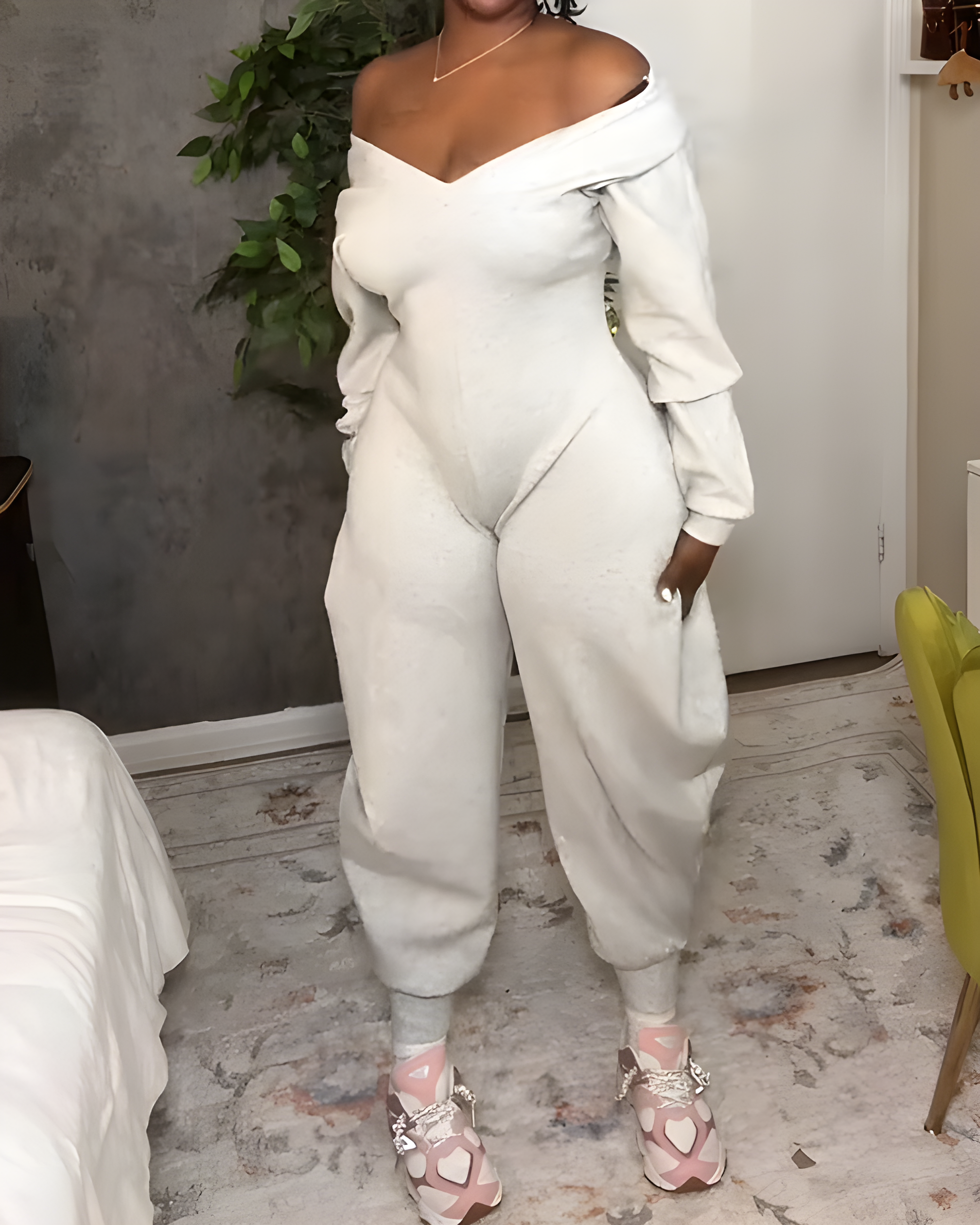 V-Neck Slim Long-Sleeved Jumpsuit