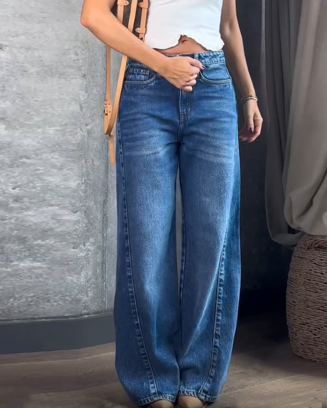Three-Dimensional Tailoring Washed Jeans
