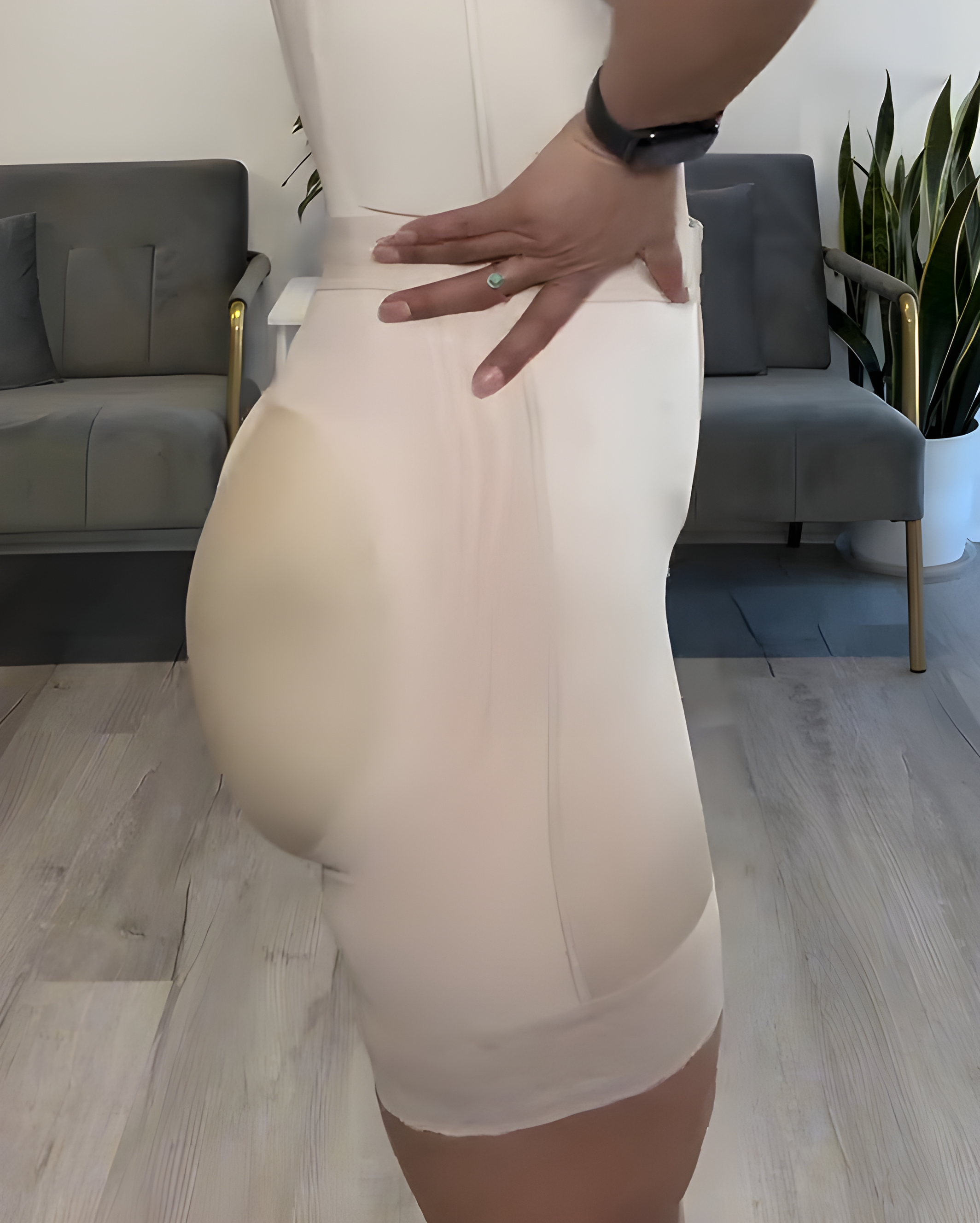 Shiny Hook-Eye Hip-Lifting Shorts