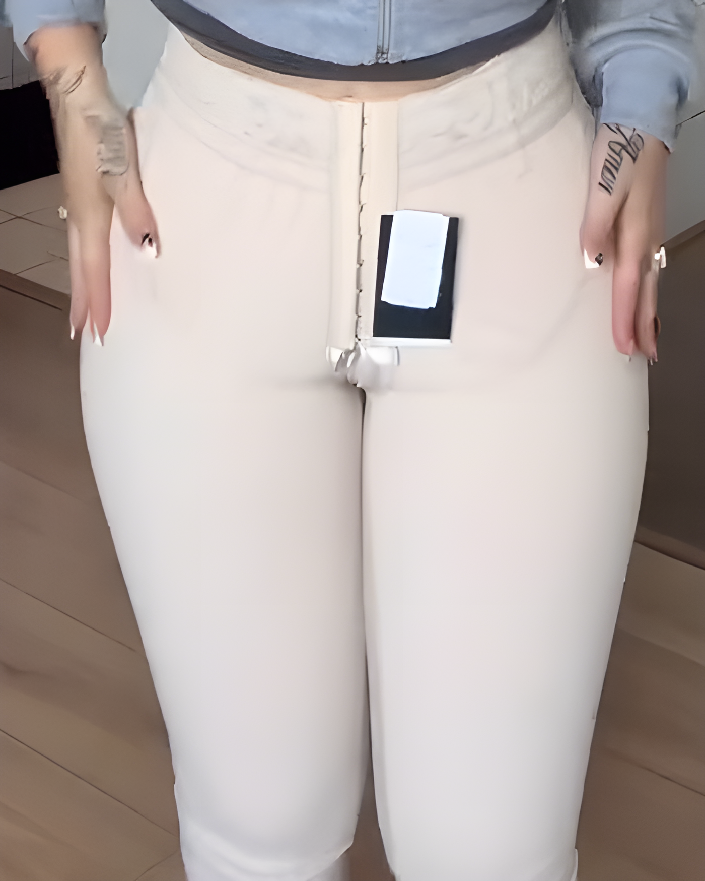 Lace-Trimmed Hip-Lifting Mid-Length Shaping Pants