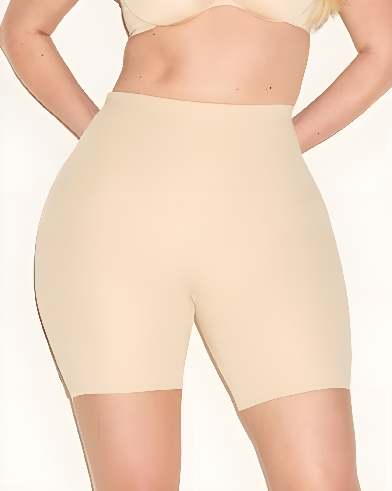 Hip-Lifting Seamless Shorts with Padded